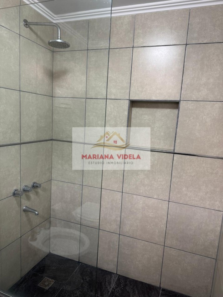 CASA/CHALET DE 3 AMBIENTES CON PARQUE, GARAJE Y GALPON. APTO CREDITO EN COLINAS DE PERALTA RAMOS. Mar del Plata
