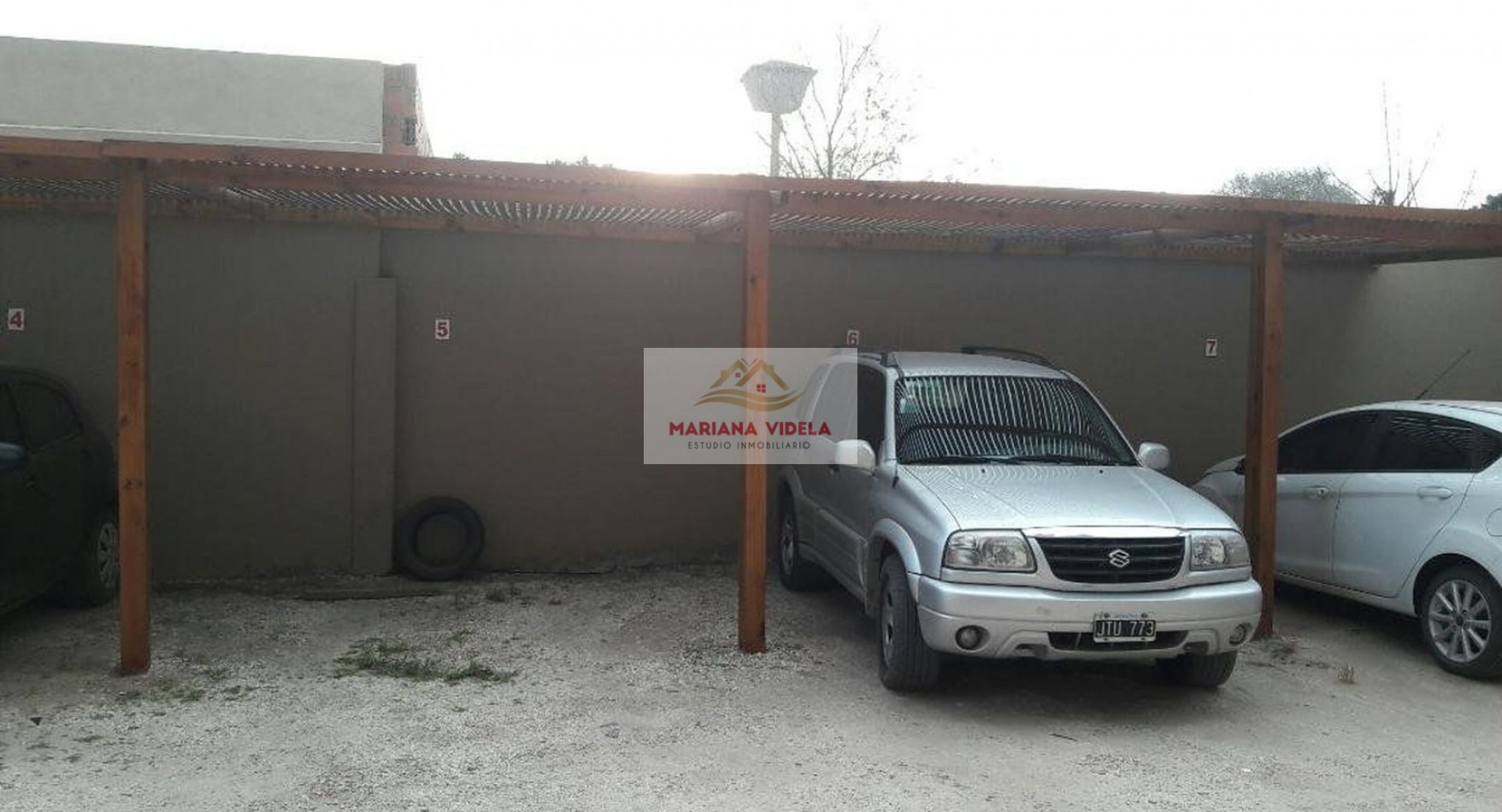 Departamento en vent en Centro Administrativo de Pinamar. Oportunidad de inversion.