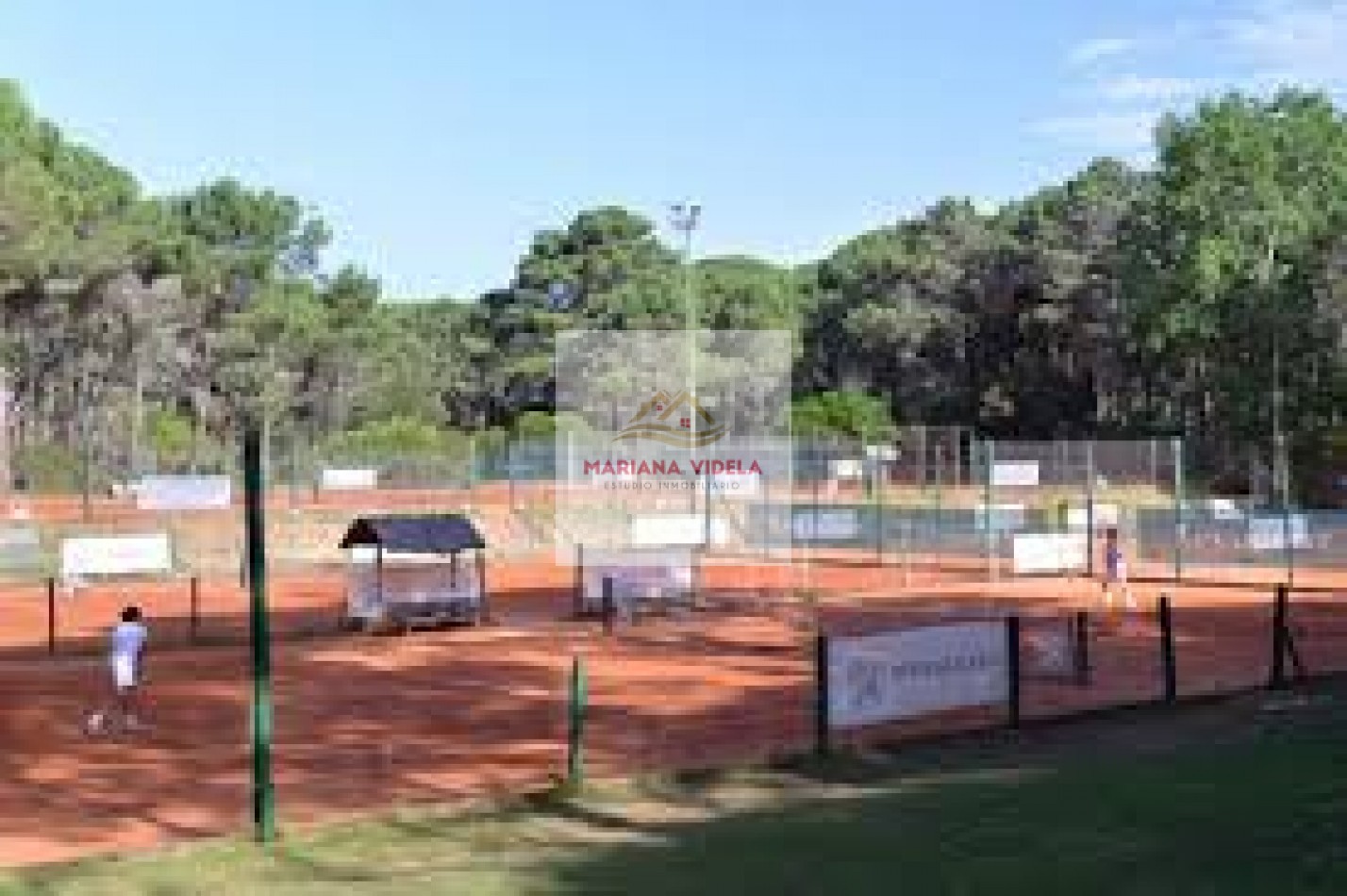 Terreno en venta en Carilo. Zona 2. A solo pasos del Tennis.