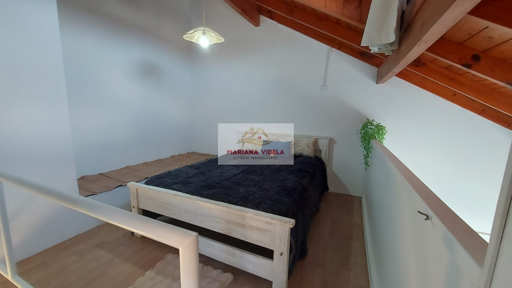 Departamento en venta en Pinamar con cochera, pleno centro administrativo.