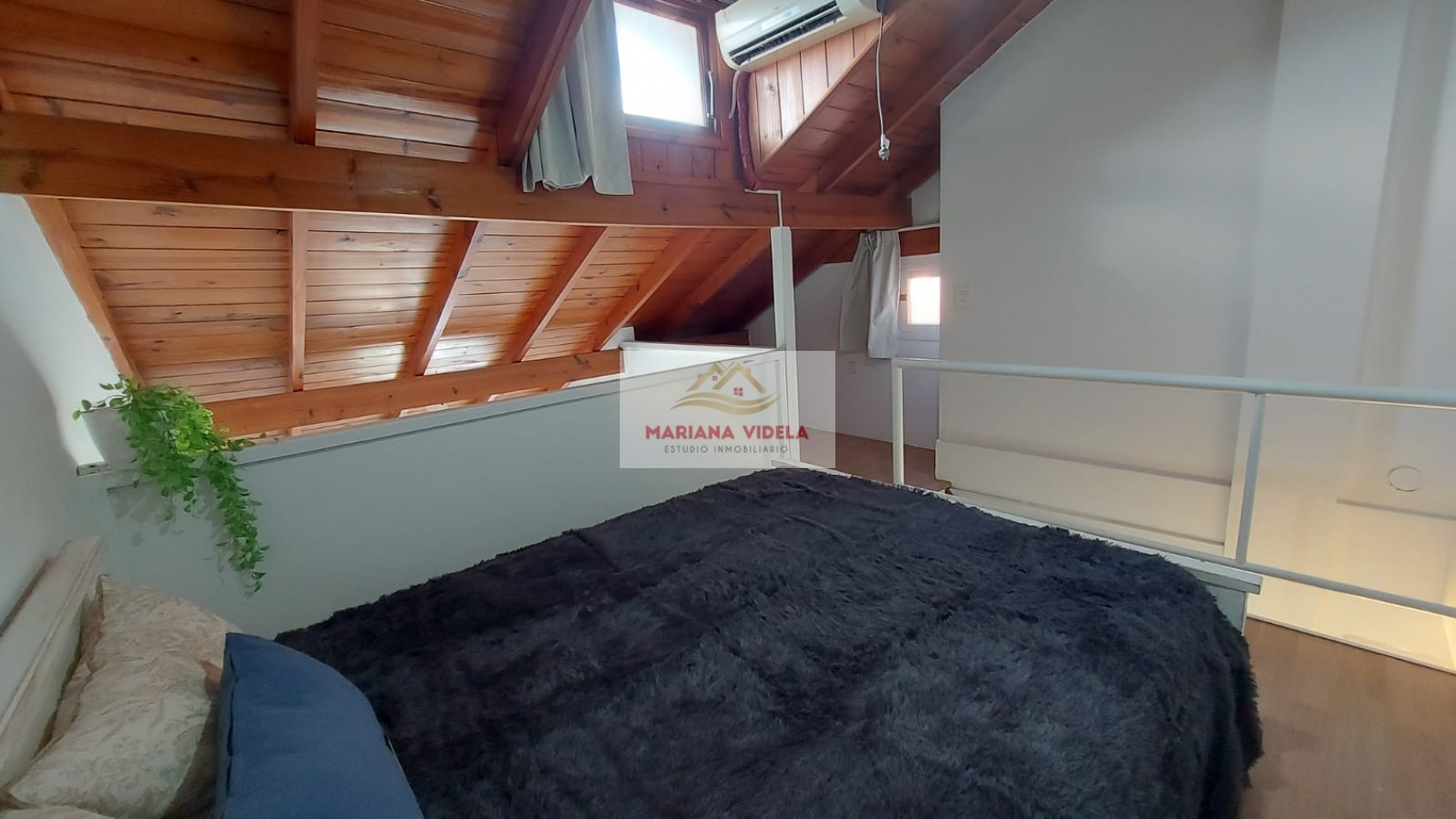 Departamento en venta en Pinamar con cochera, pleno centro administrativo.