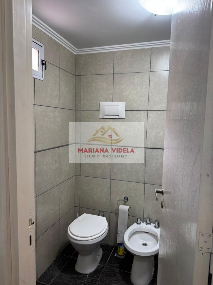 CASA/CHALET DE 3 AMBIENTES CON PARQUE, GARAJE Y GALPON. APTO CREDITO EN COLINAS DE PERALTA RAMOS. Mar del Plata