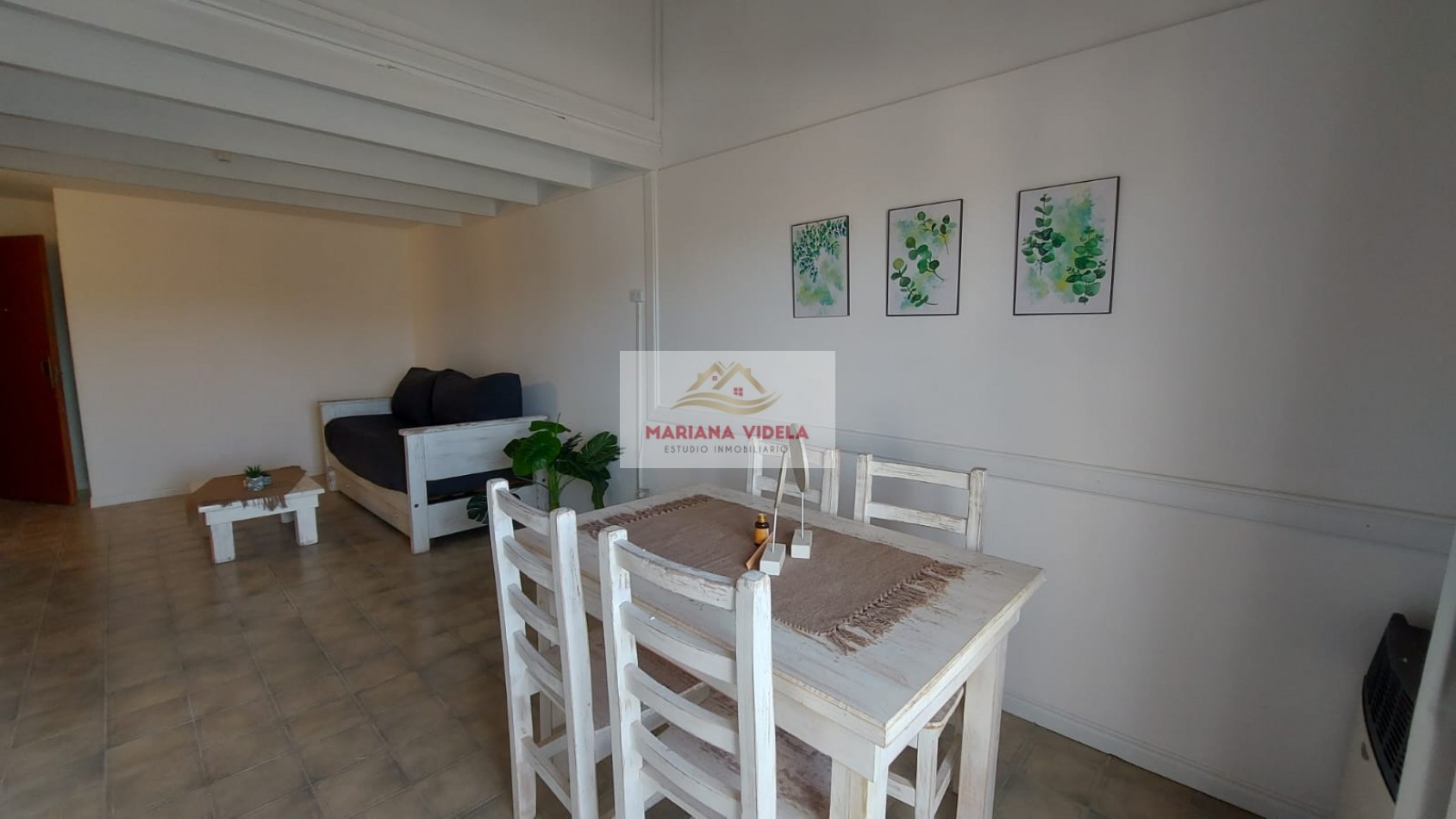 Departamento en venta en Pinamar con cochera, pleno centro administrativo.