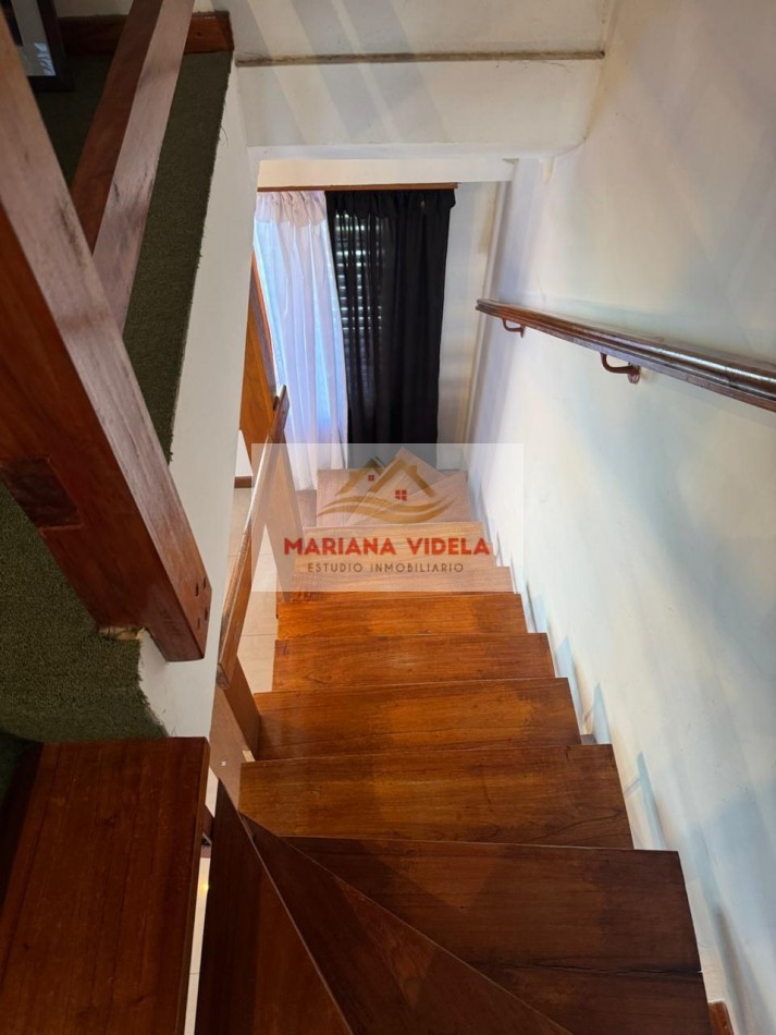 CASA/CHALET DE 3 AMBIENTES CON PARQUE, GARAJE Y GALPON. APTO CREDITO EN COLINAS DE PERALTA RAMOS. Mar del Plata