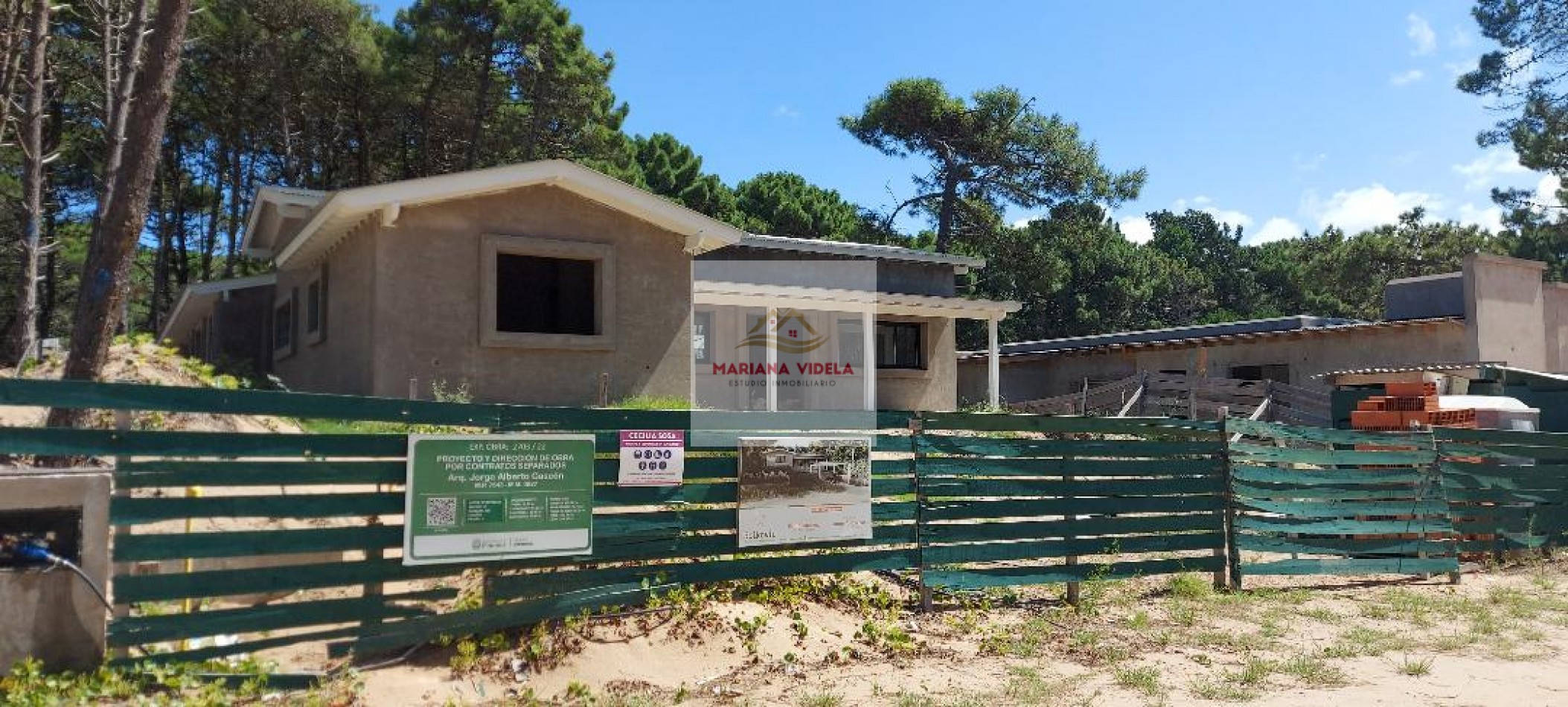 Casa en venta en Barrio Pioneros de Pinamar. Venta de pozo! Entrega Diciembre 2024!