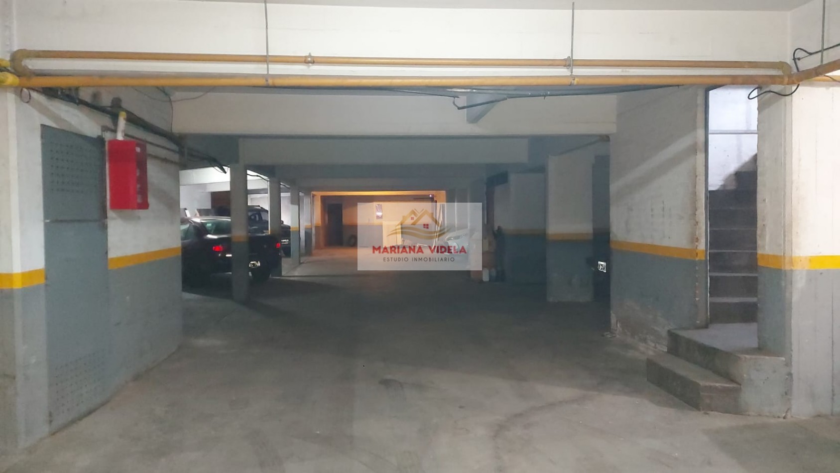 Departamento en venta en Pinamar con cochera, pleno centro administrativo.