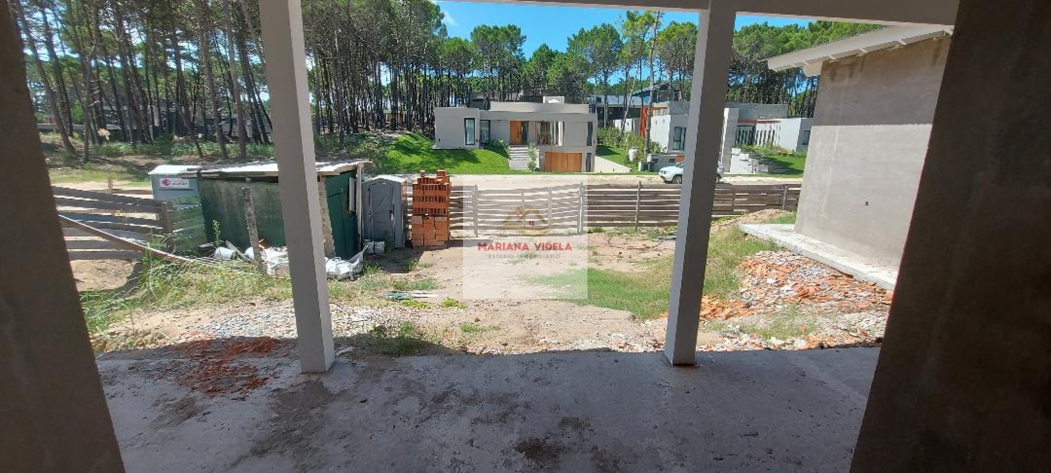 Casa en venta en Barrio Pioneros de Pinamar. Venta de pozo! Entrega Diciembre 2024!