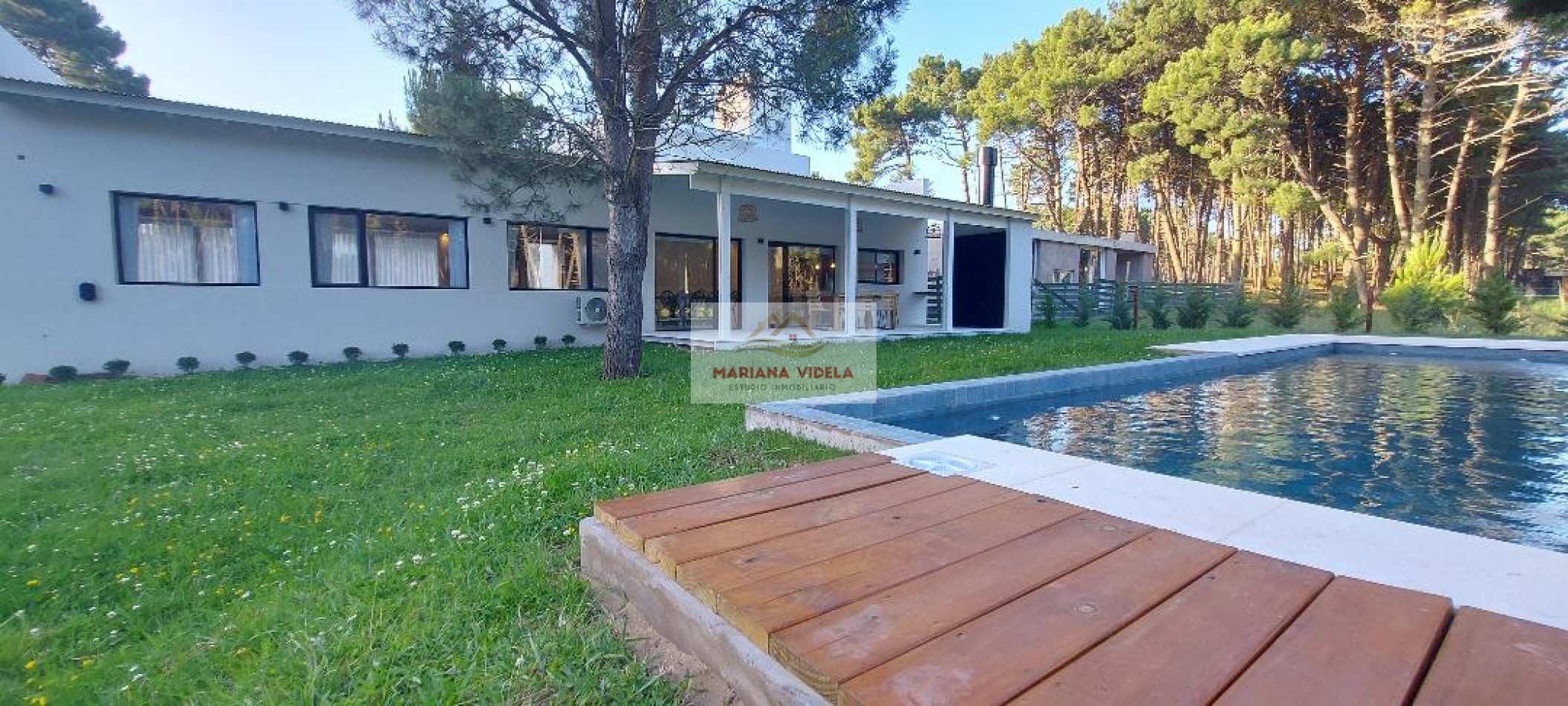 Casa en venta en Pinamar . Barrio Pioneros.