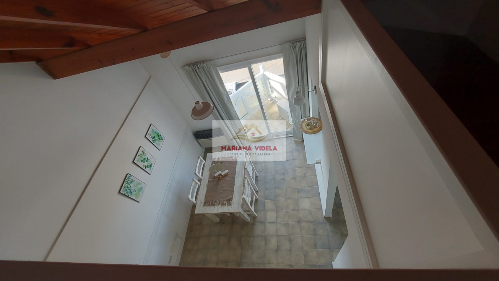Departamento en venta en Pinamar con cochera, pleno centro administrativo.