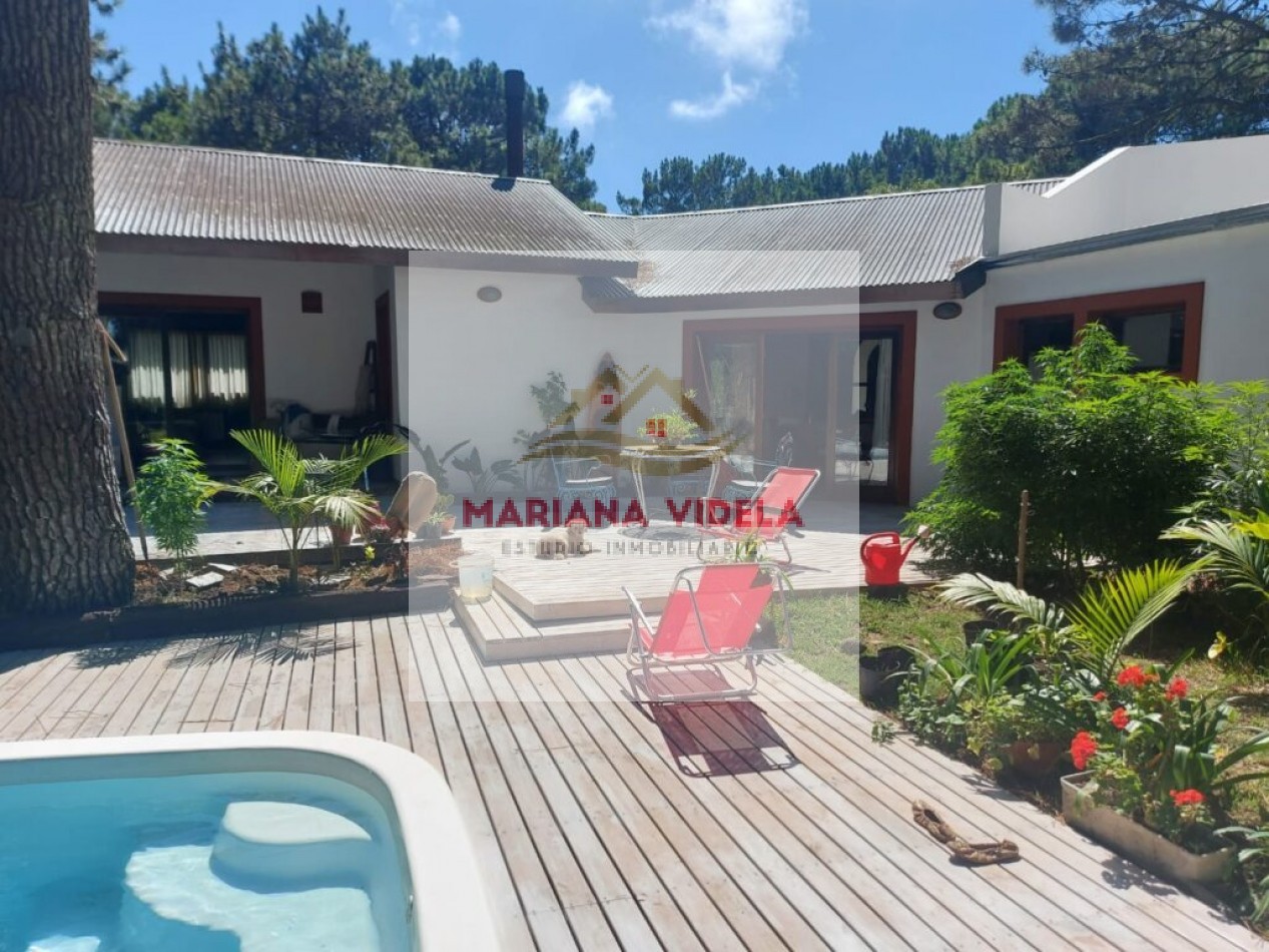 CASA EN VENTA en Valeria del Mar, Zona bosque - Muy amplia y familiar!