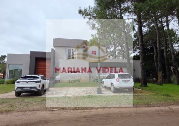 Casa en venta en La Herradura de Pinamar. Espectacular!