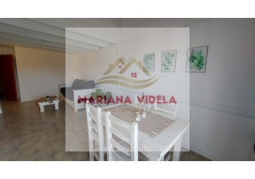 Departamento 2 amb en venta  con cochera, pleno centro de Pinamar.