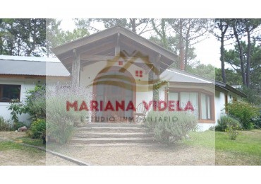 CASA EN VENTA en Valeria del Mar, Zona bosque - Muy amplia y familiar!