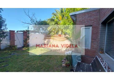 Casa en venta en Ostende, tipo PH. Equipada!