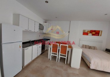 Departamento Monoambiente en alquiler Hasta Noviembre 2025. Pinamar Centro. Cochera y amenities.