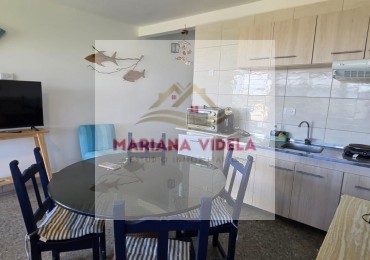Departamento en alquiler anual. Valeria del Mar. Pleno centro con vista al mar.